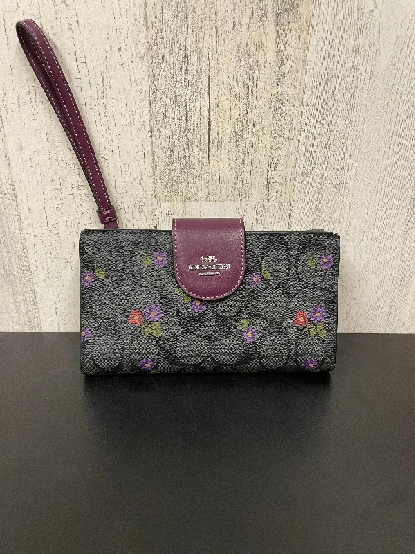 Wristlet Designer By Coach, Size: Medium