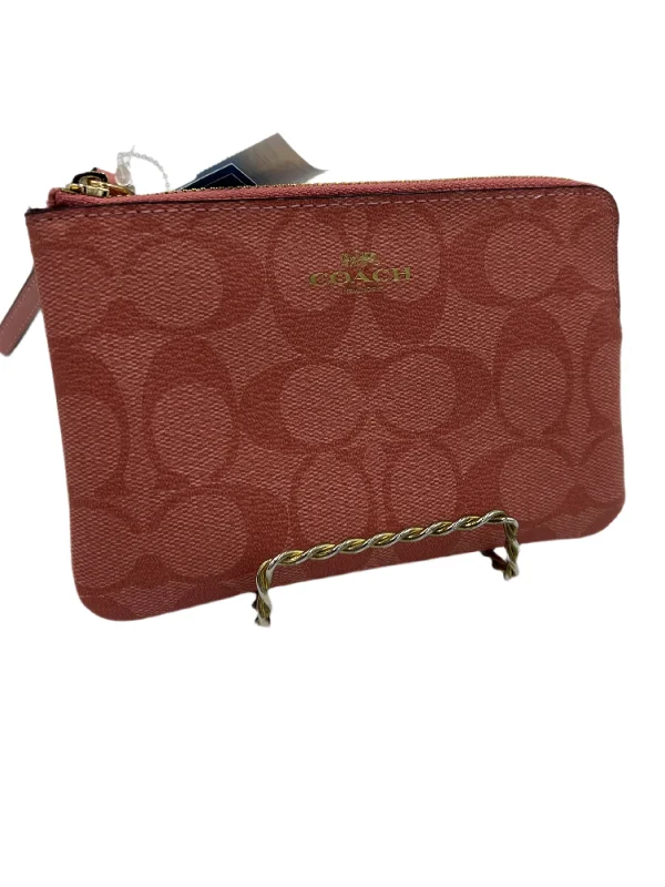 Like New! Wristlet Designer By Coach